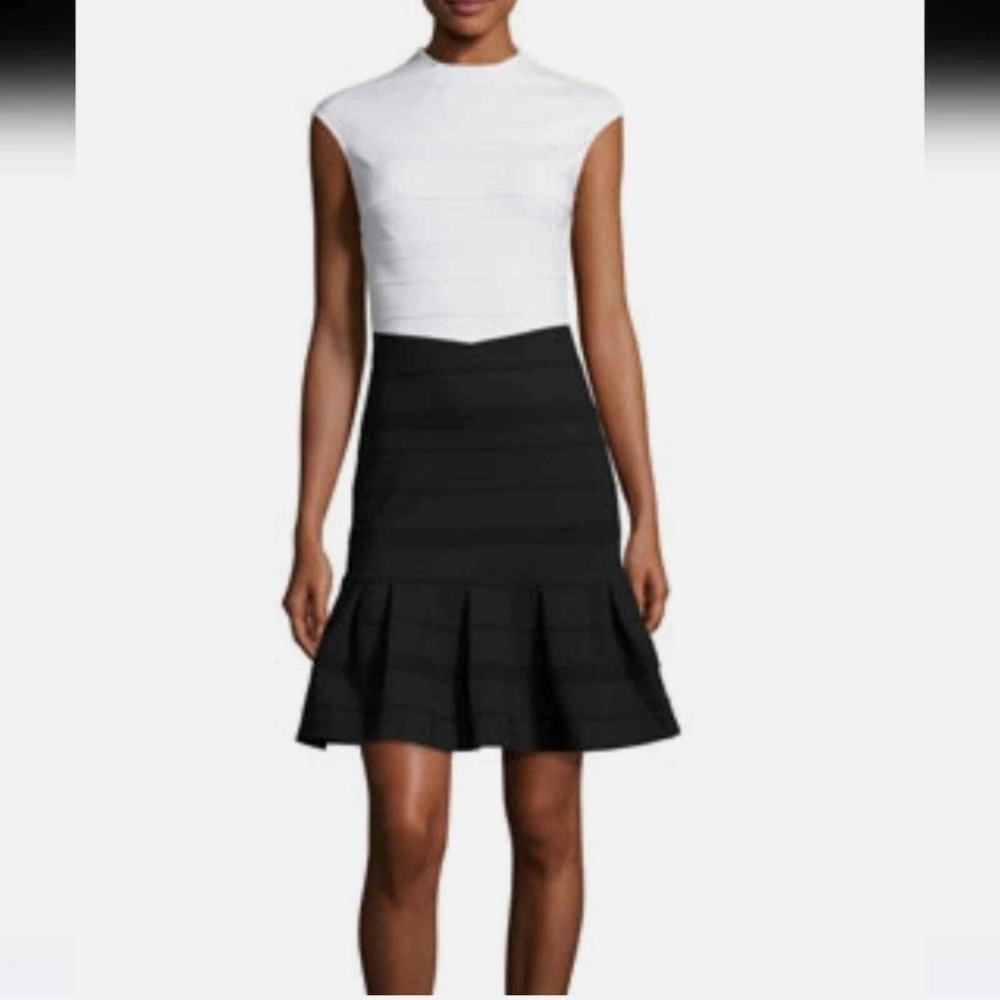 Ted Baker London White/Black Flounce-Hem Cocktail Minimalist Clean Beauty Sz 8